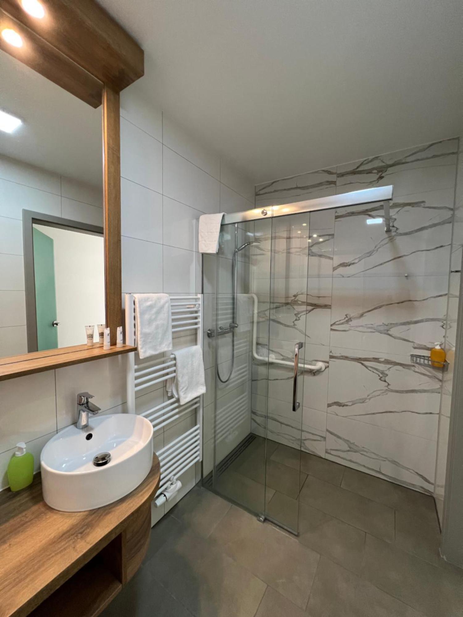 Hotel Ammerlaender Hof Вестерщеде Екстериор снимка